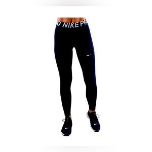 Women’s Black  Nike Pro leggings